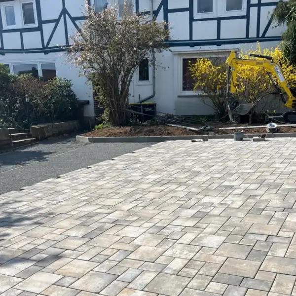 gr-gartenbau-kassel-pflaster-hof